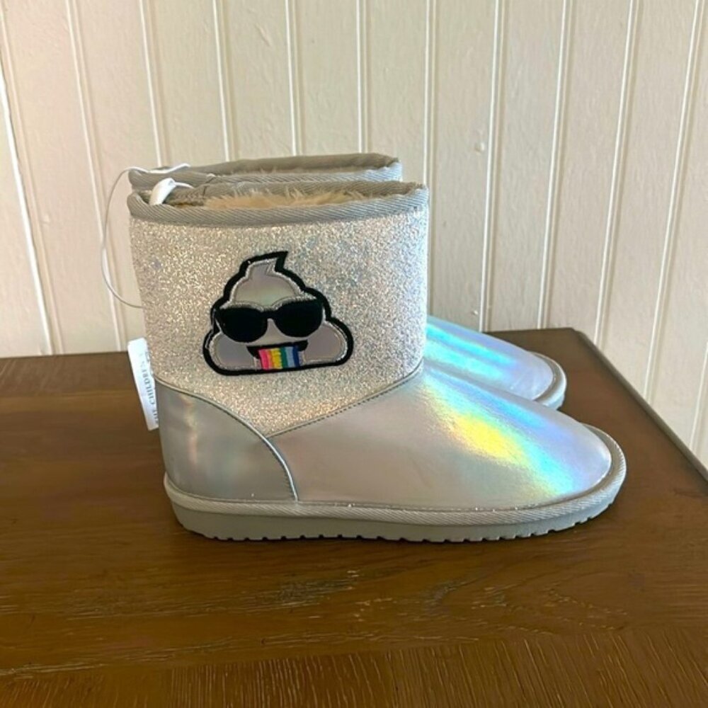 The Childrens Place Sz 5 Y Chalet Boots Faux Fur Lined Silver Holographic Emoji - Picture 2 of 15